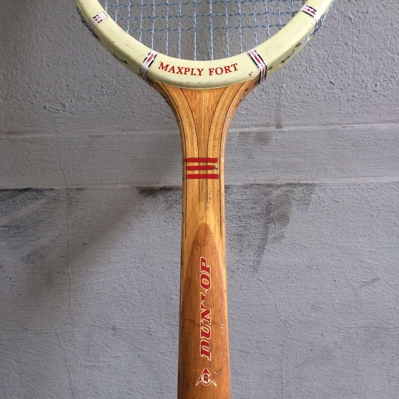 raquette de tennis en bois