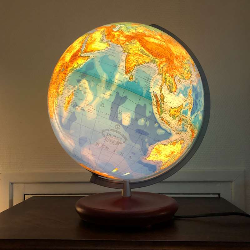 Globe terrestre lumineux vintage - Vintage by fabichka
