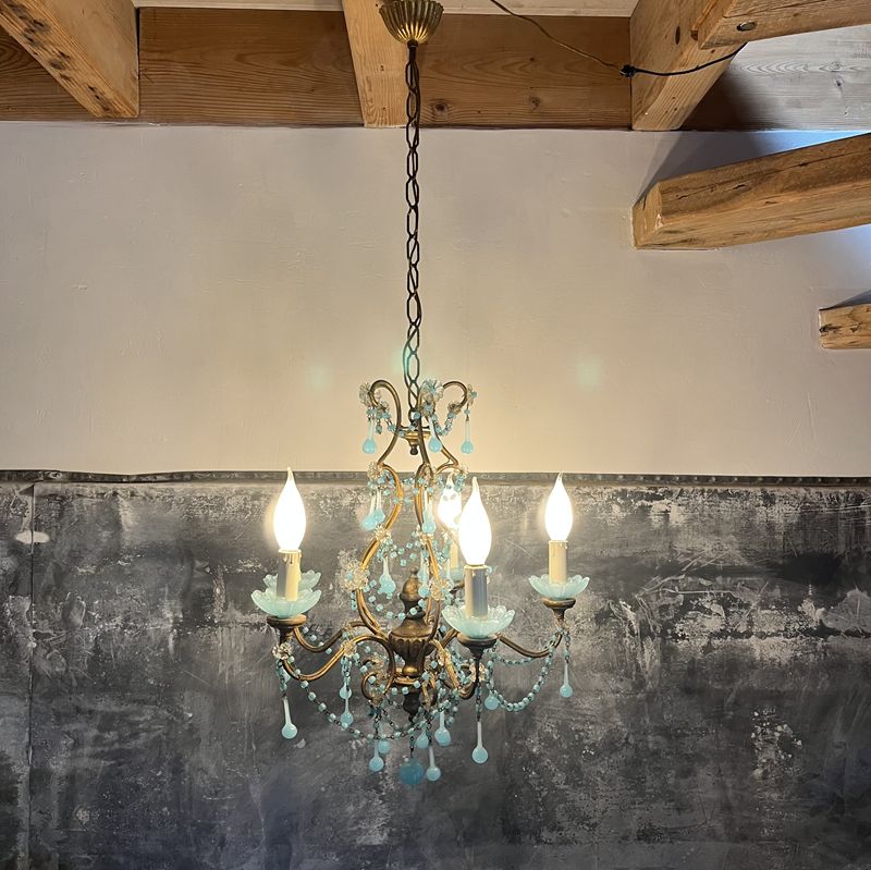 Lustre opaline et porcelaine
